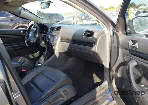 2014 Volkswagen Jetta Sportwagen 2.5L Se z USA, uszkodzony, nr VIN 3VWPP7AJ2EM614947